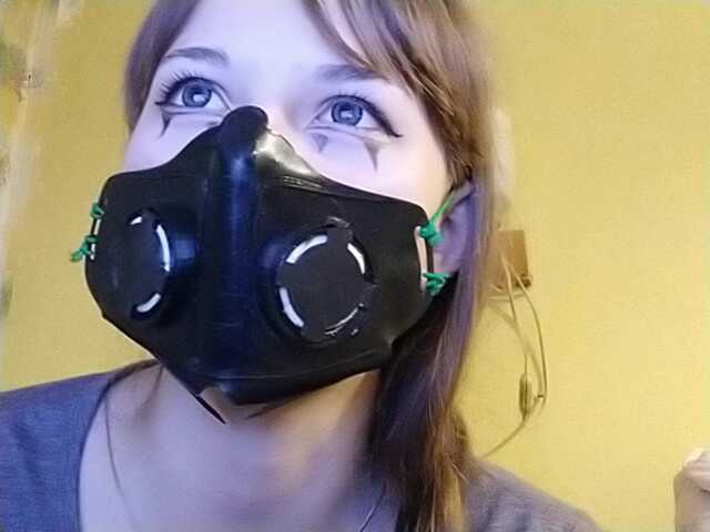 Емитувани слики од екранот Miss_Cinnabon