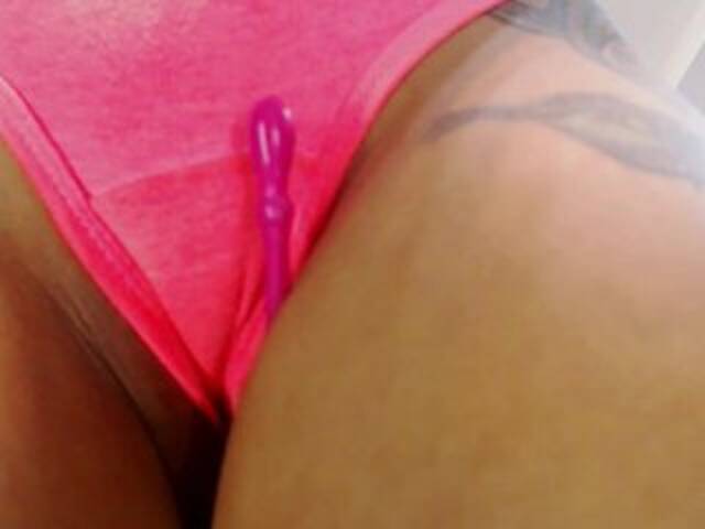 Емитувани слики од екранот AabbyCandy