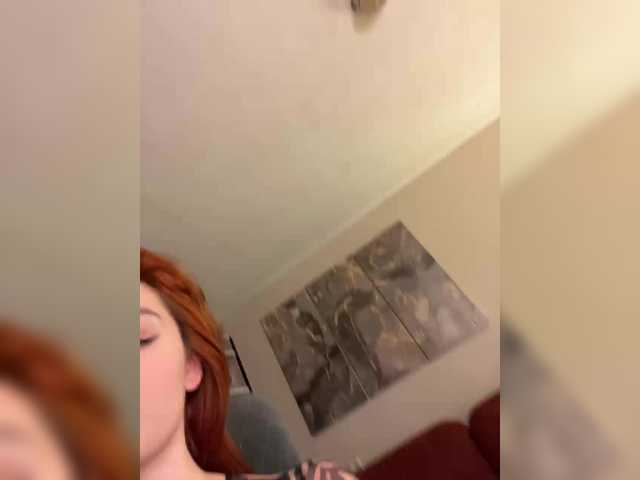 Емитувани слики од екранот 1_Aariella_1