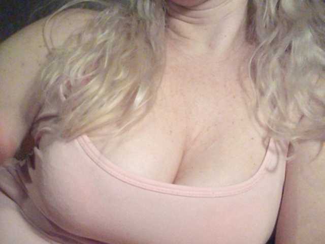 Емитувани слики од екранот Abbi-love