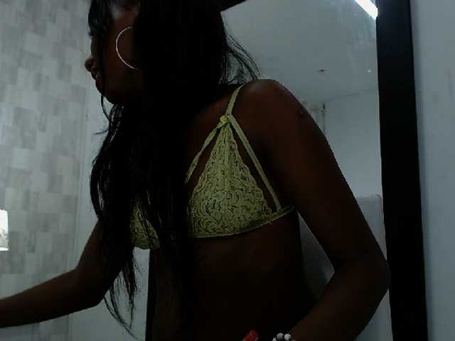 Емитувани слики од екранот AbbigailSmith