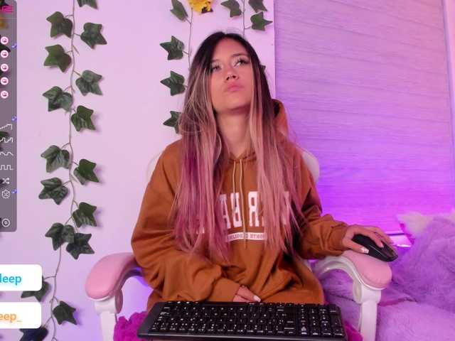 Емитувани слики од екранот abby-deep