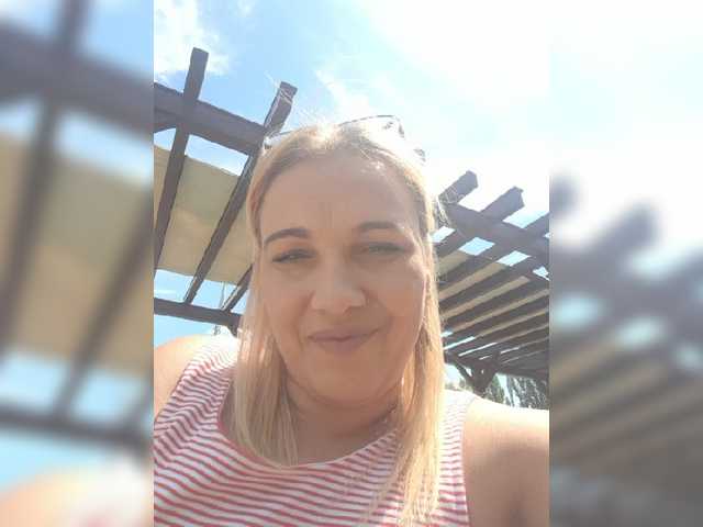 Емитувани слики од екранот AbbyBones