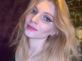 Еротски видео разговор Adalinda