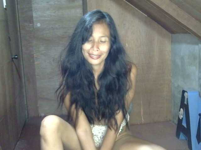 Емитувани слики од екранот Adanna