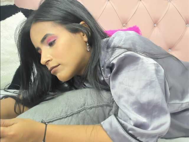 Емитувани слики од екранот adarah-smith