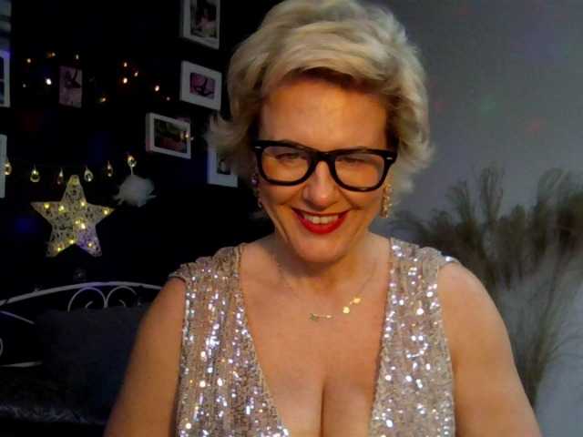 Фотографии AdeleMILF69 Anything u want, naked in exclusive chat only, dance and tease in pvt or more just ask :)