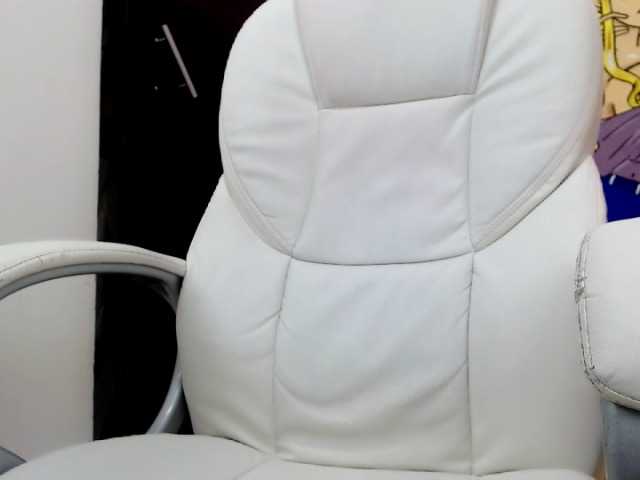 Емитувани слики од екранот AdelePaterson