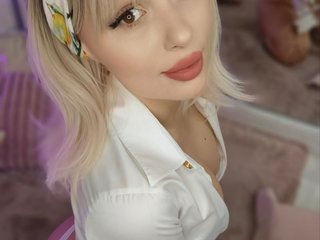 Еротски видео разговор AdelineKing