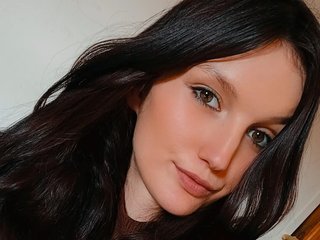 Еротски видео разговор AdelineModel