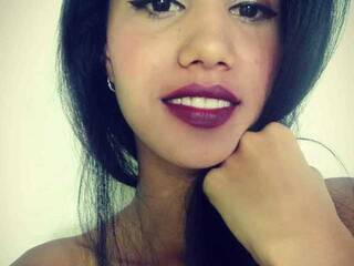 Еротски видео разговор AdelleRouss