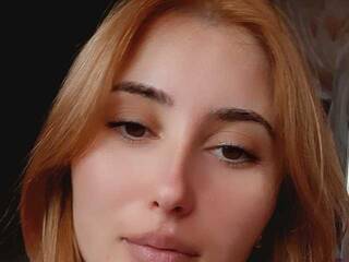 Еротски видео разговор Adelyea