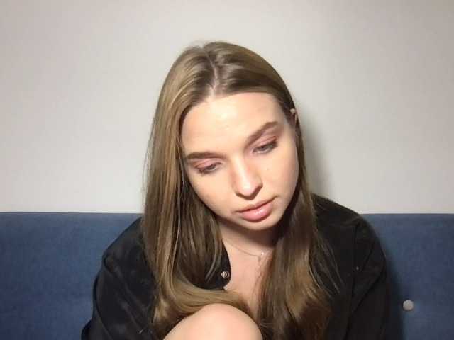 Емитувани слики од екранот AdrianasDoll