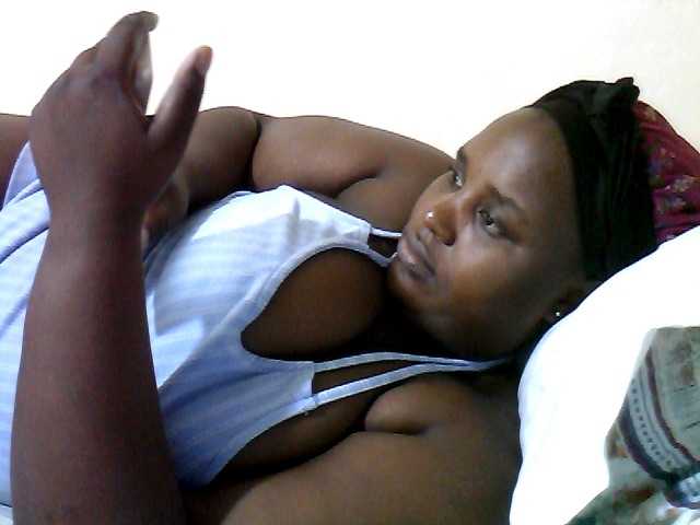 Емитувани слики од екранот AfricanBBw