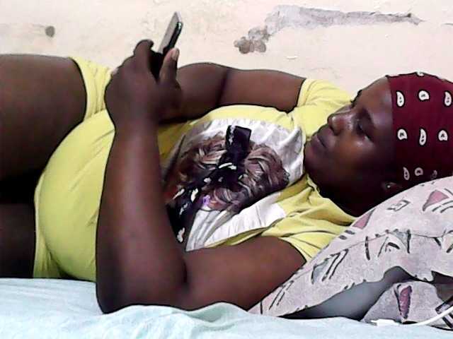 Емитувани слики од екранот AfricanBBw
