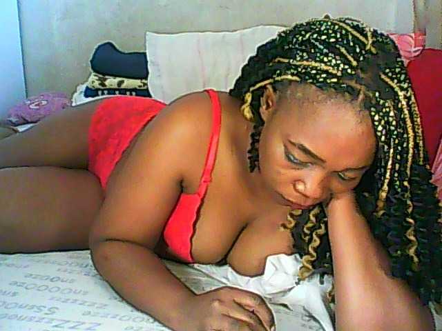 Емитувани слики од екранот AfriGoddess