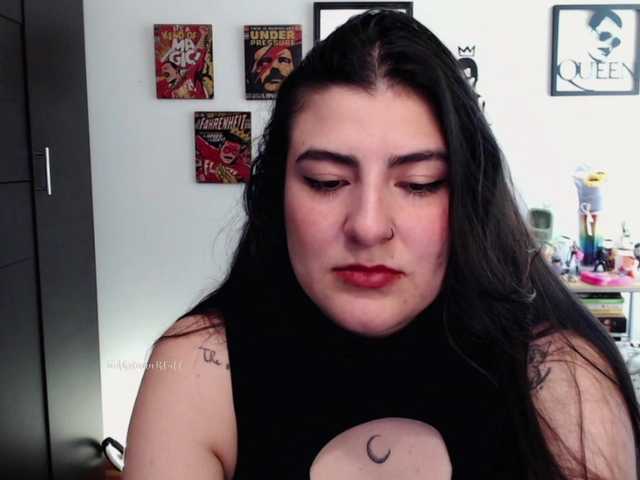 Емитувани слики од екранот ahrianabluff