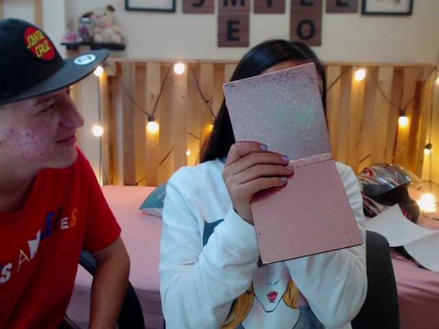 Емитувани слики од екранот ailennsweet