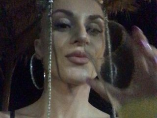 Емитувани слики од екранот Aimee-25