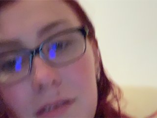 Емитувани слики од екранот AimeeDesire
