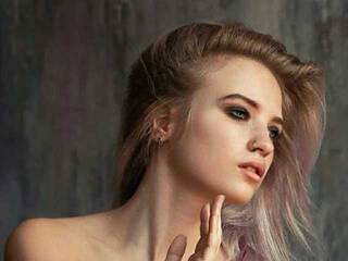 Еротски видео разговор Airaa