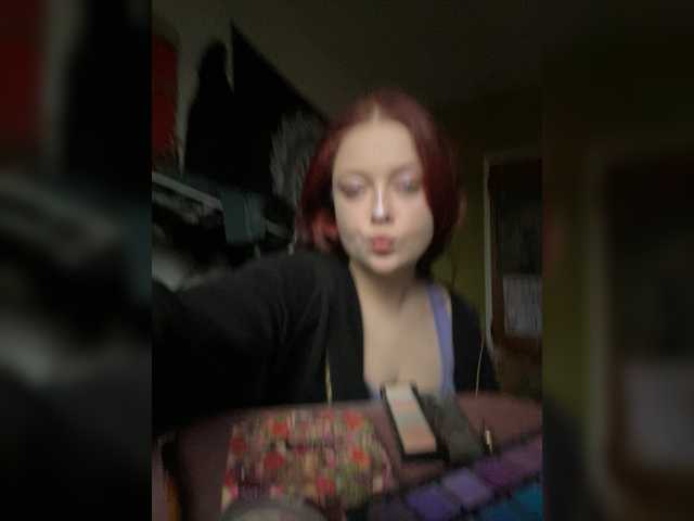 Емитувани слики од екранот Aiva1264miu