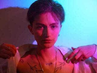 Еротски видео разговор AkiroFukui