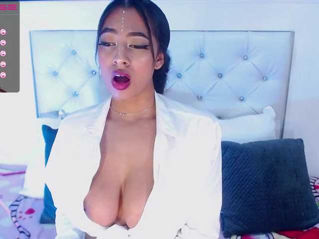 Емитувани слики од екранот AlanaFox
