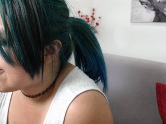 Емитувани слики од екранот alanahray