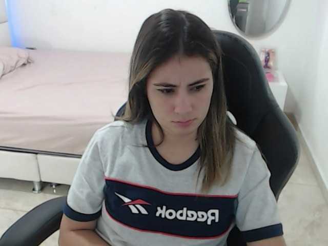 Емитувани слики од екранот Alanaperry