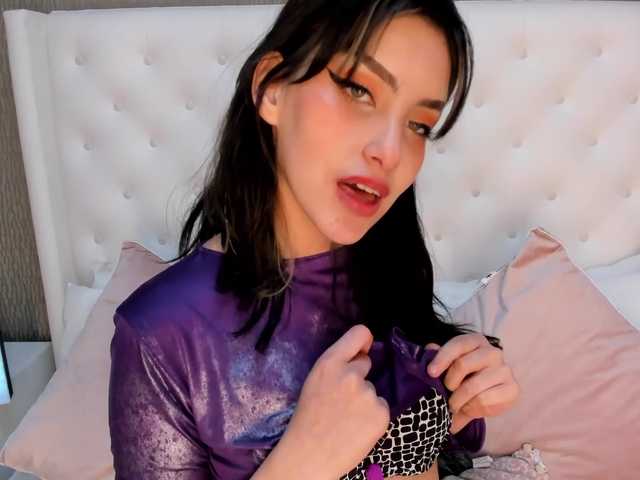 Емитувани слики од екранот AlegnaTaylor