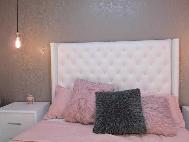 Емитувани слики од екранот AlegnaTaylor