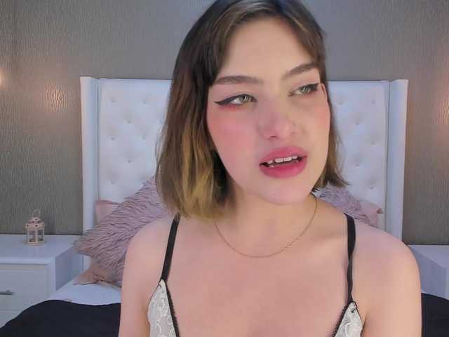 Емитувани слики од екранот AlegnaTaylor