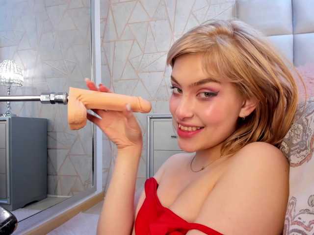 Емитувани слики од екранот AlegnaTaylor