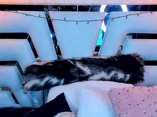 Емитувани слики од екранот Alexa-firee