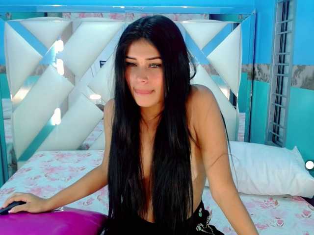 Емитувани слики од екранот AlexaSmitthh