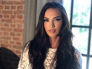 Еротски видео разговор AlexisLovee