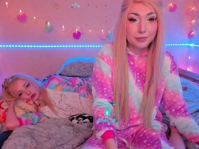 Емитувани слики од екранот HornyBunnys