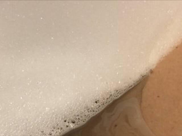 Емитувани слики од екранот Alianakiss