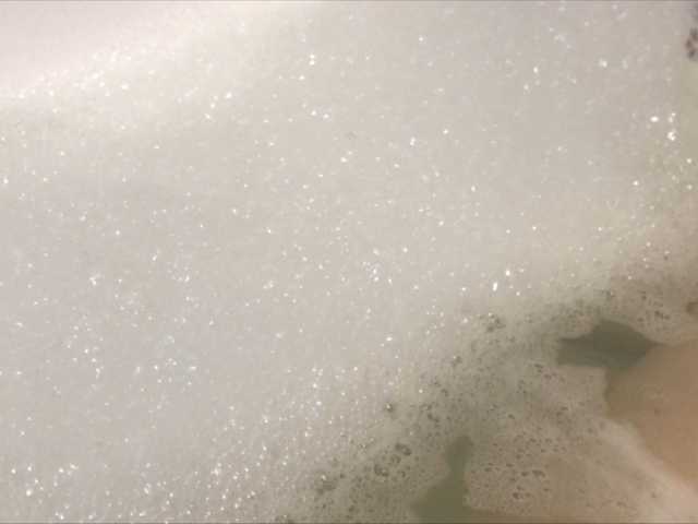 Емитувани слики од екранот Alianakiss