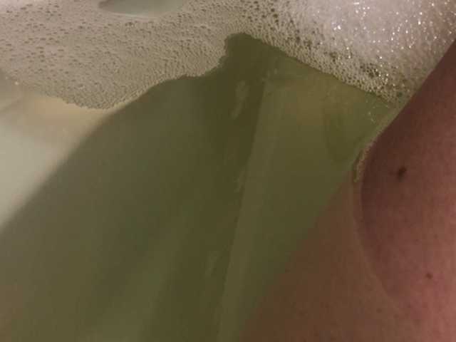 Емитувани слики од екранот Alianakiss