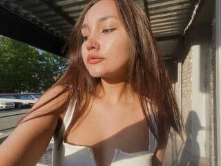 Еротски видео разговор Alice-Heaven