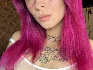 Еротски видео разговор Alice-Yui