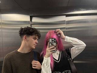 Еротски видео разговор alice18james