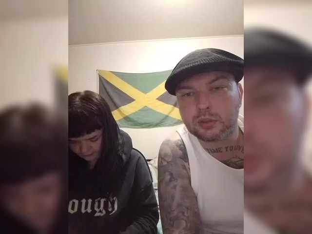 Емитувани слики од екранот AliceFoxy777