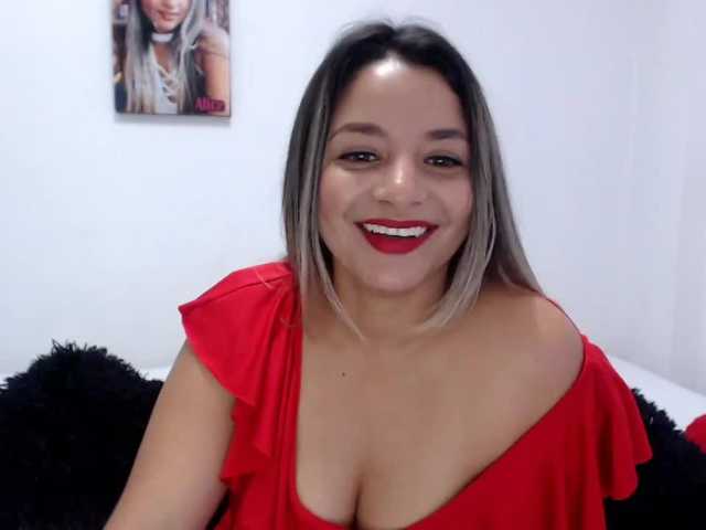 Фотографии alicequeenx hello guys welcome to my room im new model in here help me complette my goal and enjow the show #latina#curvy#hot#blonde#pvt#dildo#cum#squirt#pvt