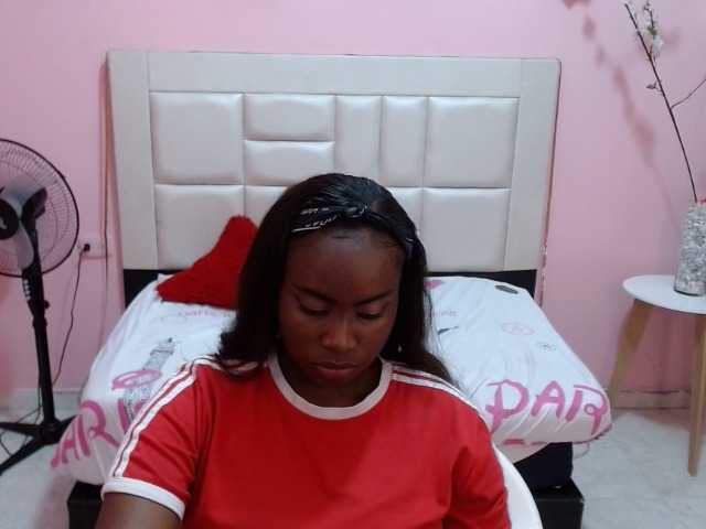 Емитувани слики од екранот AliceSmith1