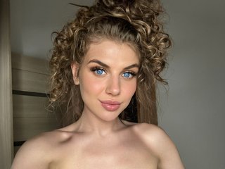 Еротски видео разговор JustAlice
