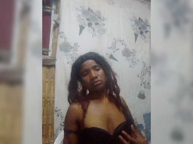 Емитувани слики од екранот Alicia7