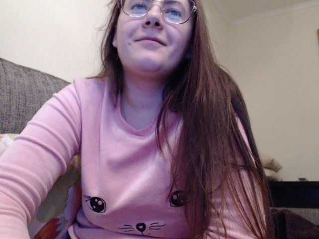 Емитувани слики од екранот AlinaBertie3